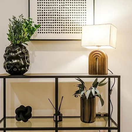 Apartamento Sleek 2 Bed Free Parking And Terrace