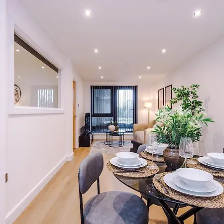 Apartamento Sleek 2 Bed Free Parking And Terrace