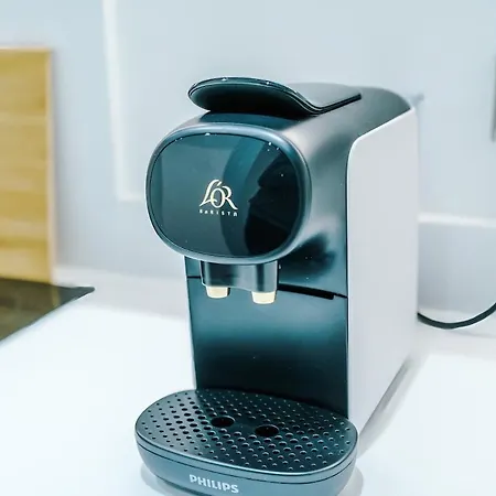 Sleek 2 Bed Free Parking And Terrace Leeds (West Yorkshire)