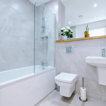 Apartamento Sleek 2 Bed Free Parking And Terrace *