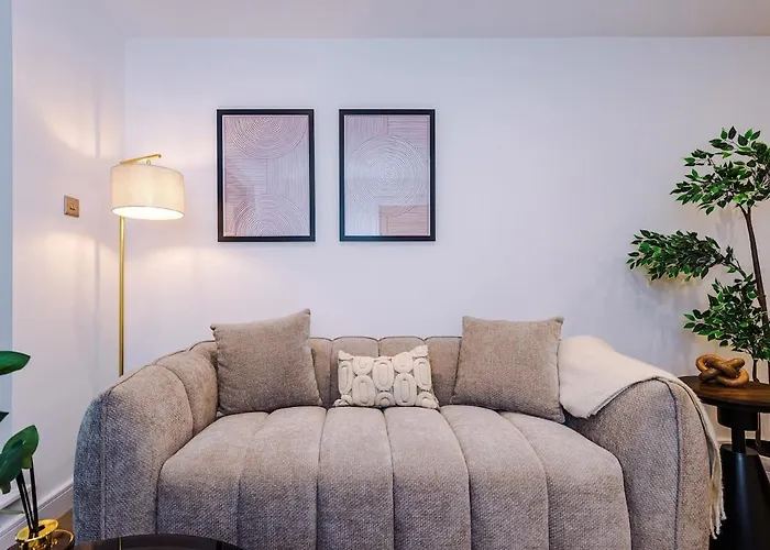 Sleek 2 Bed Free Parking And Terrace Лідс