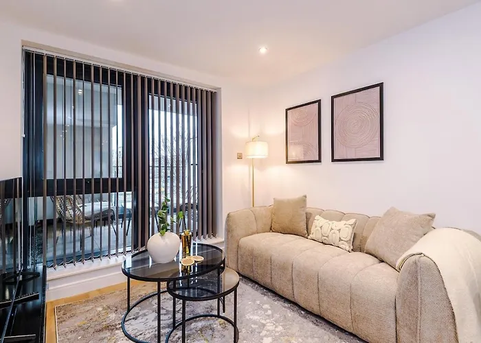 Sleek 2 Bed Free Parking And Terrace Апартаменти Лідс