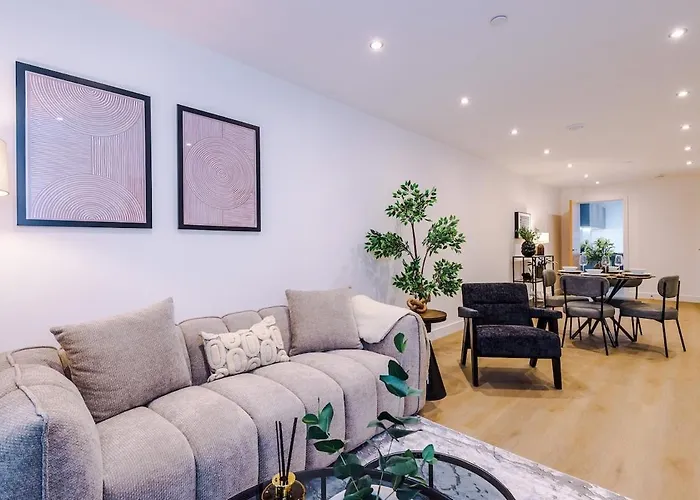 Sleek 2 Bed Free Parking And Terrace Апартаменти *