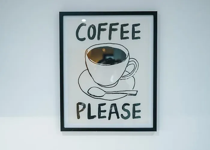 Sleek 2 Bed Free Parking And Terrace Апартаменти