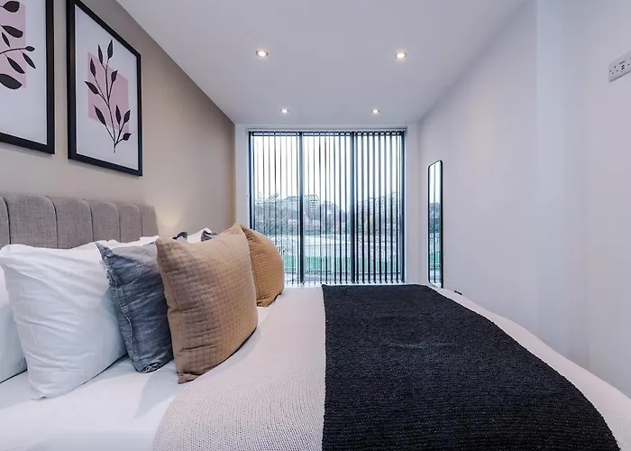 Sleek 2 Bed Free Parking And Terrace * Лідс