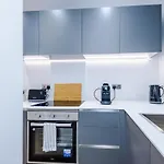 Sleek 2 Bed Free Parking And Terrace * לידס