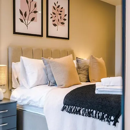 Apartment Sleek 2 Bed Free Parking And Terrace *