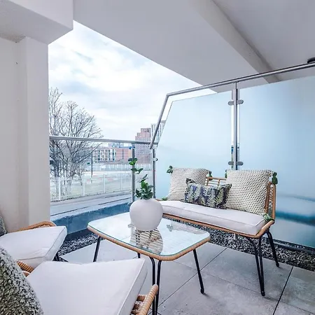 Sleek 2 Bed Free Parking And Terrace * לידס