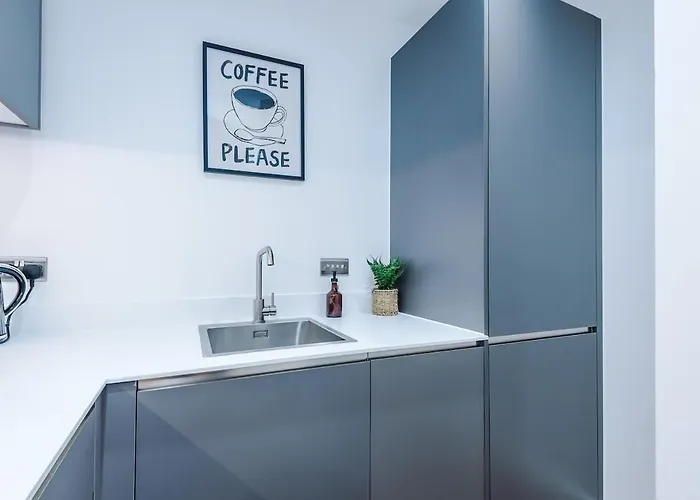 Sleek 2 Bed Free Parking And Terrace Apartment Leeds (West Yorkshire)