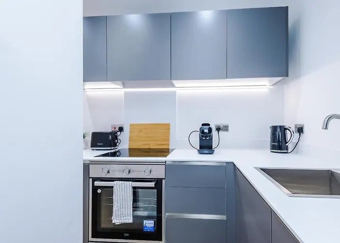 Sleek 2 Bed Free Parking And Terrace * Leeds (West Yorkshire)