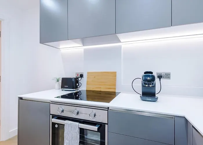 Sleek 2 Bed Free Parking And Terrace *