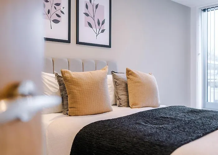 Sleek 2 Bed Free Parking And Terrace Leeds (West Yorkshire)