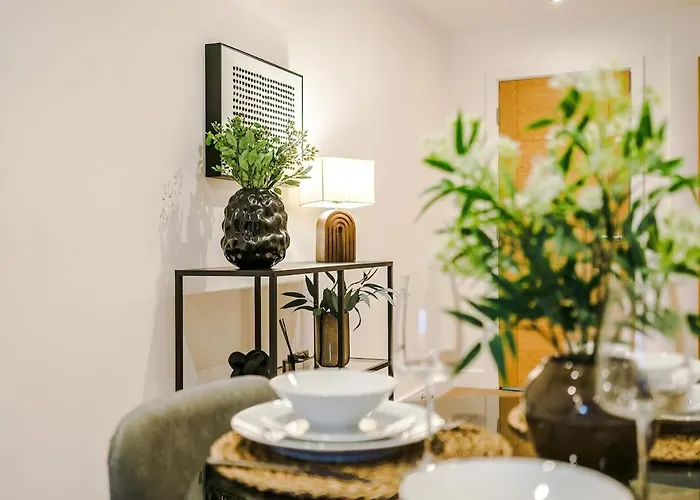 Sleek 2 Bed Free Parking And Terrace Apartment Leeds (West Yorkshire)