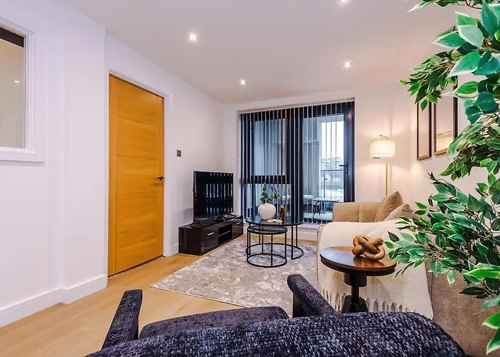 Apartment Sleek 2 Bed Free Parking And Terrace